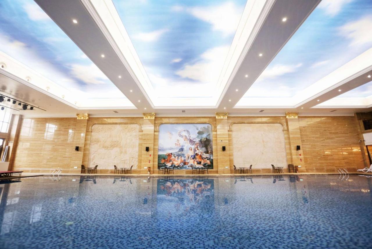 Wyndham Grand Kunming East Hotel Exterior photo