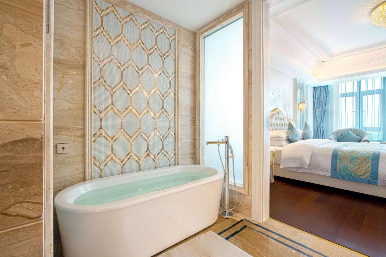 Wyndham Grand Kunming East Hotel Exterior photo